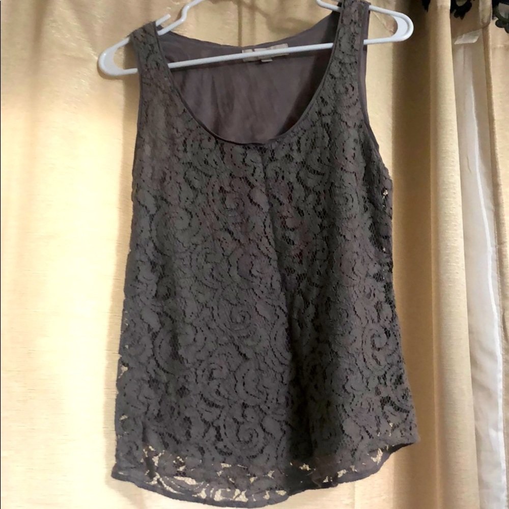 Sleeveless tops